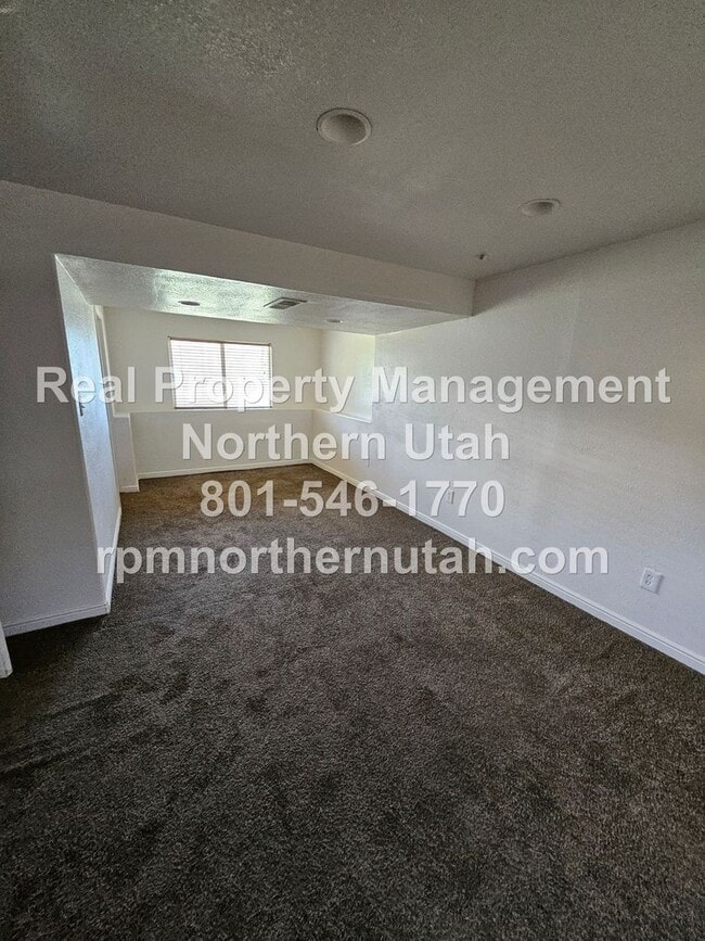 Building Photo - 3 Bedroom Home Coming Available in Ogden