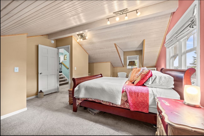 Building Photo - 1940 Concordia St