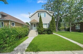 Building Photo - 12517 Elm St