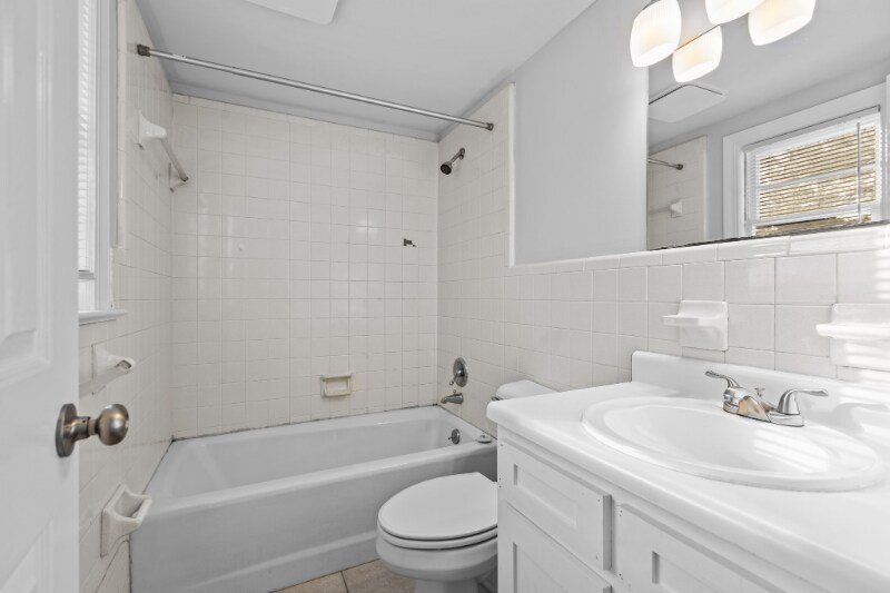 Building Photo - 105 N Meade St