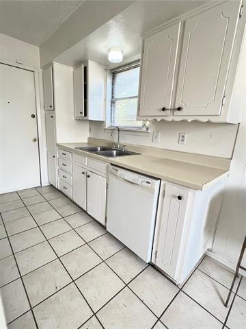 Building Photo - 6601 Woodway Dr