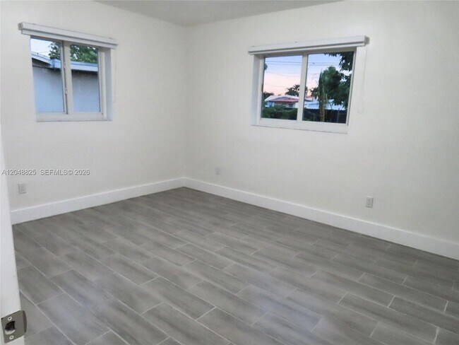 Building Photo - 1030 SW 96th Ave