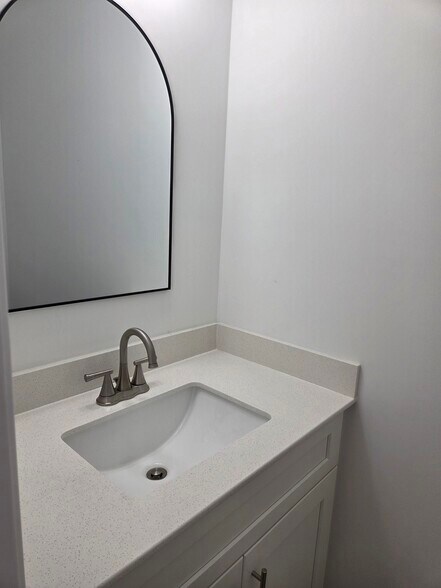 Building Photo - 632 Abigail Taylor Dr