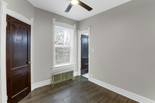 Building Photo - 6360 S Greenwood Ave