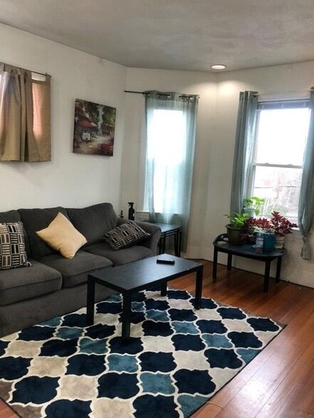 Apt 2 - 26 Union St