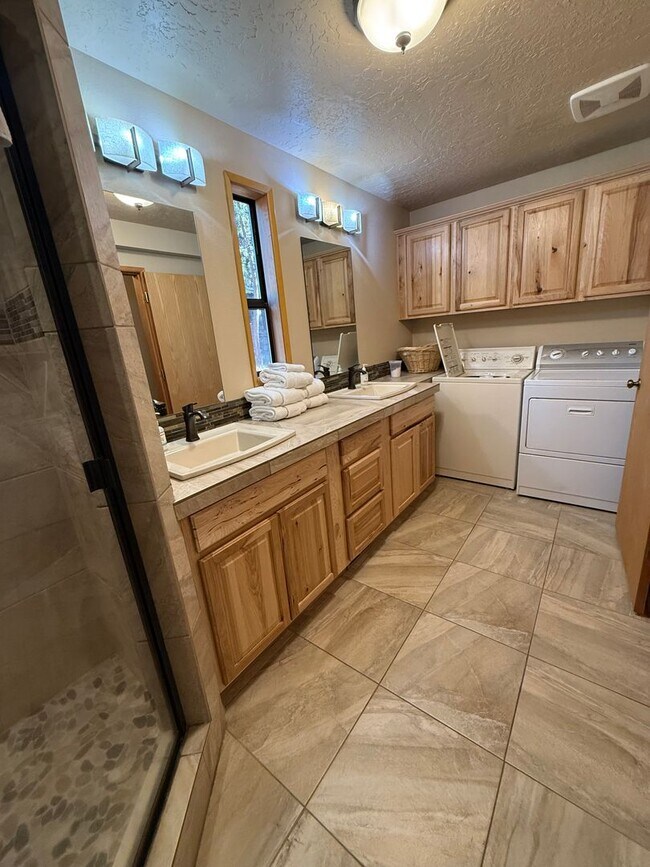 Building Photo - Furnished Riverfront Cabin on the Spring River – 4 Bedrooms, 3 Bathrooms 2,300 sq. ft. | Fully Fu...