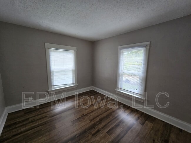 Primary Photo - 408 1/2 Locust St