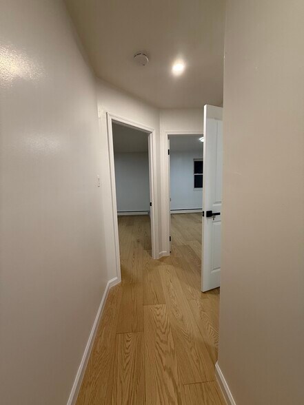 Building Photo - 30 Bay 37th St