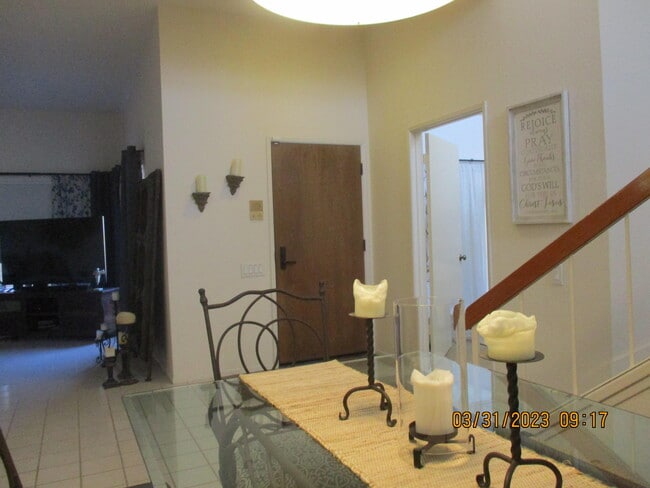 Building Photo - 73407 Foxtail Ln