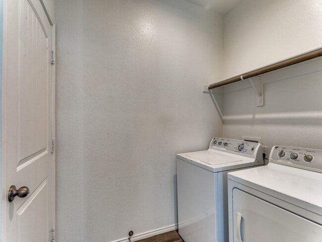 Building Photo - 2804 Bursera Ln