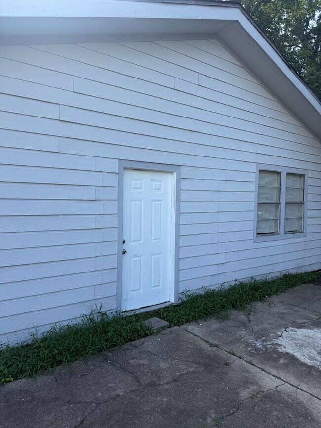 Building Photo - Property under renovations!