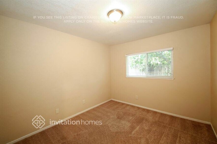 Building Photo - 3725 17th Ave