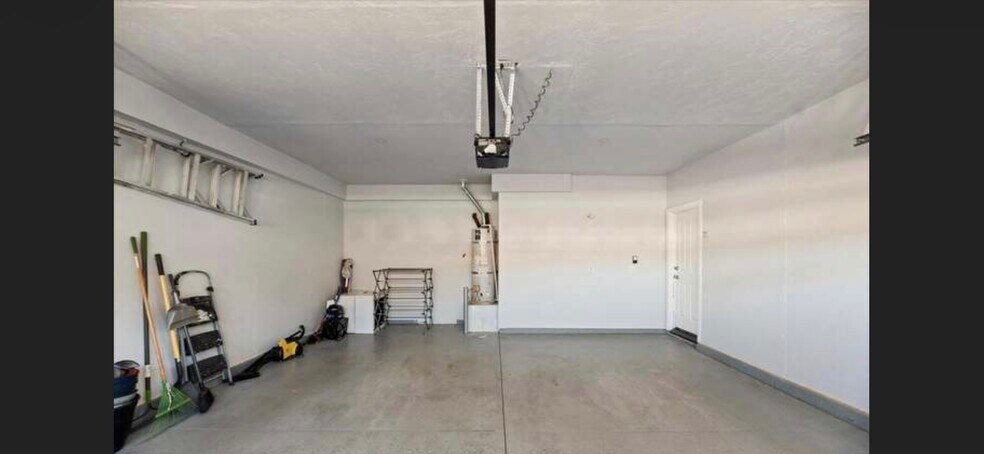 Building Photo - 3982 Eastgate Rd