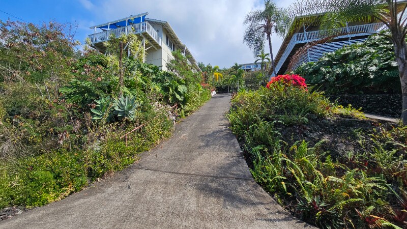 Building Photo - 87-3210-3210 Rd G