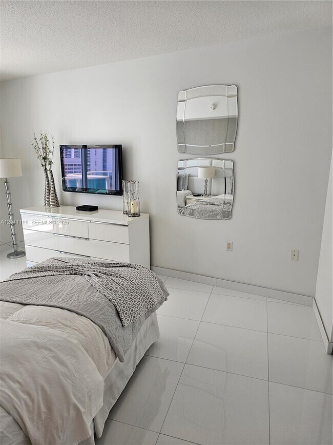 Building Photo - 150 Sunny Isles Blvd