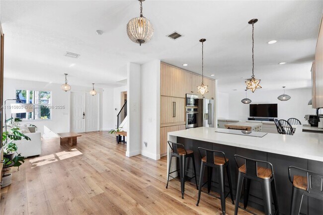 Building Photo - 932 Nandina Dr