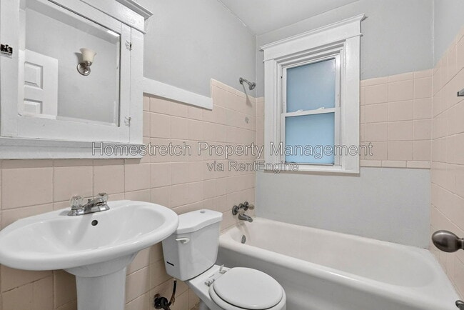 Building Photo - 9006 Baroda Ave
