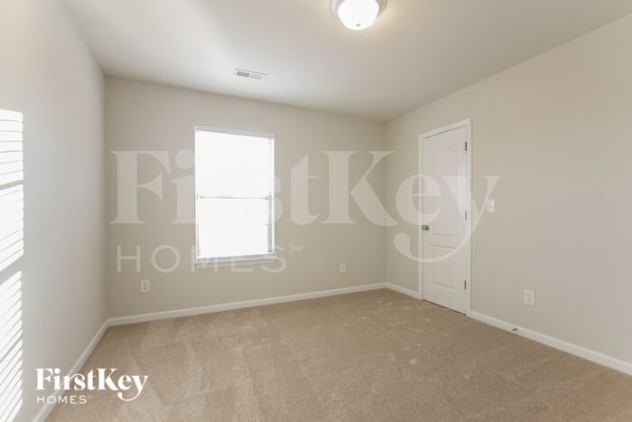 Building Photo - 8305 Stone Crest Dr