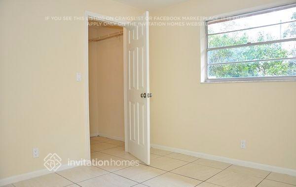 Building Photo - 1380 SW 26th Terrace