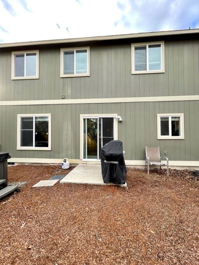 Building Photo - Beautiful 4 bedroom NW Bend Home!