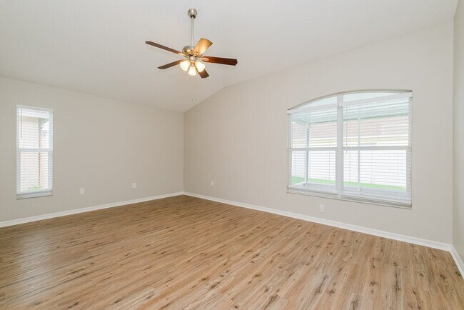 Building Photo - 1046 Crimson Clover Ln