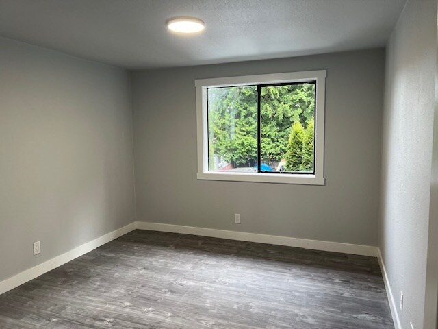 2nd floor master bedroom - 440 S 312th St - Garage Top
