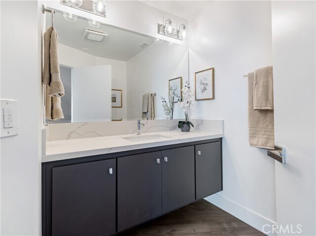 Building Photo - 2287 Sunset Plaza Dr