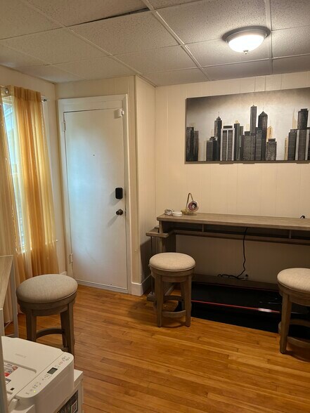 Building Photo - 160 Stafford Ave