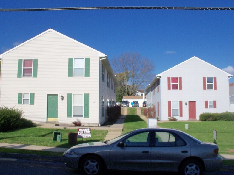 Building Photo - 741 Union St