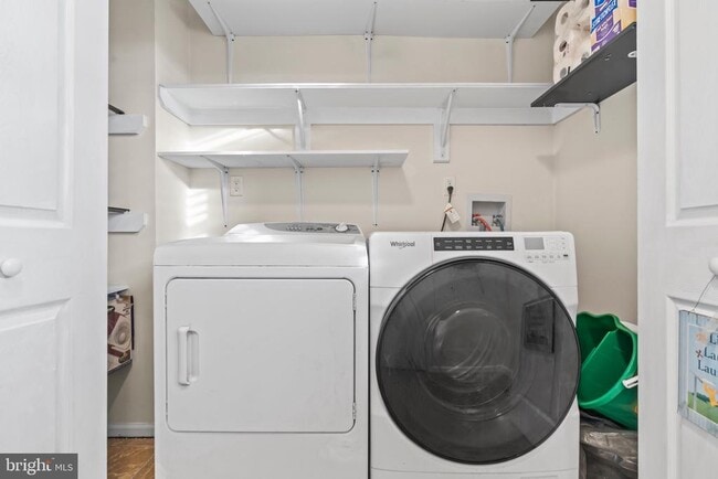 Building Photo - 614 Benson St