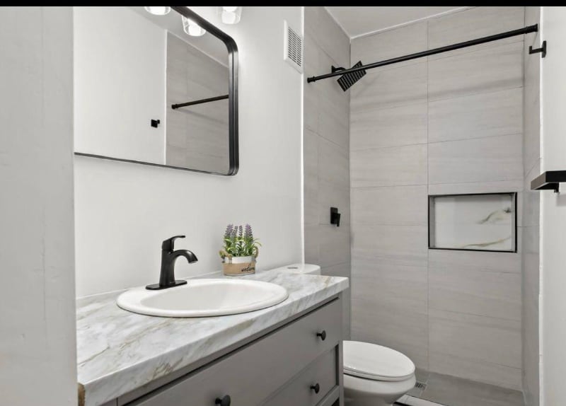 Building Photo - 2002 E Preston St