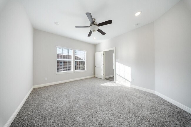 Building Photo - 4004 Weslow St