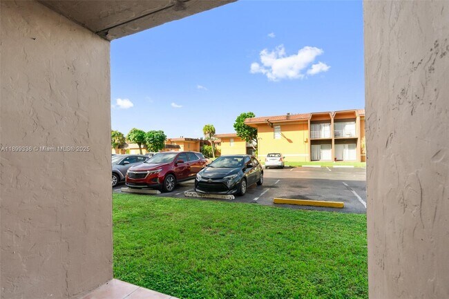 Building Photo - 9405 SW 76th St