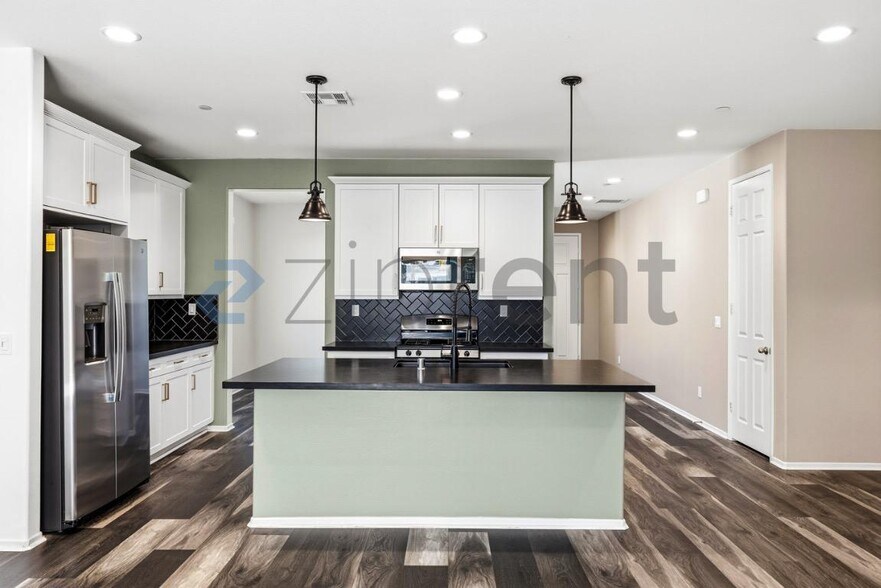 Building Photo - 30522 Rodriquez Lp