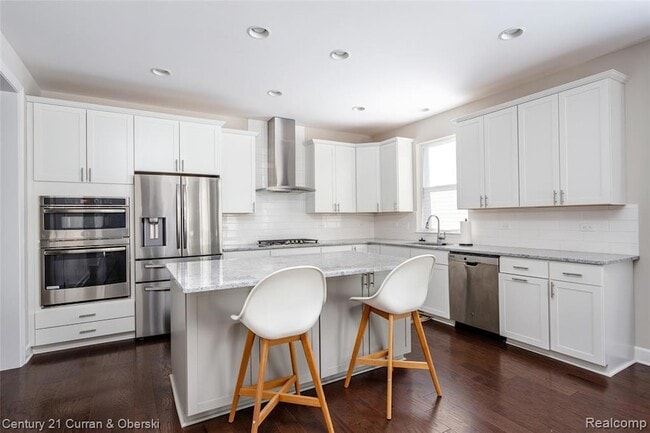 Building Photo - 47749 Fieldstone Dr