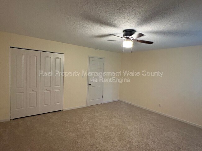 Building Photo - 1148 Nottingham Cir