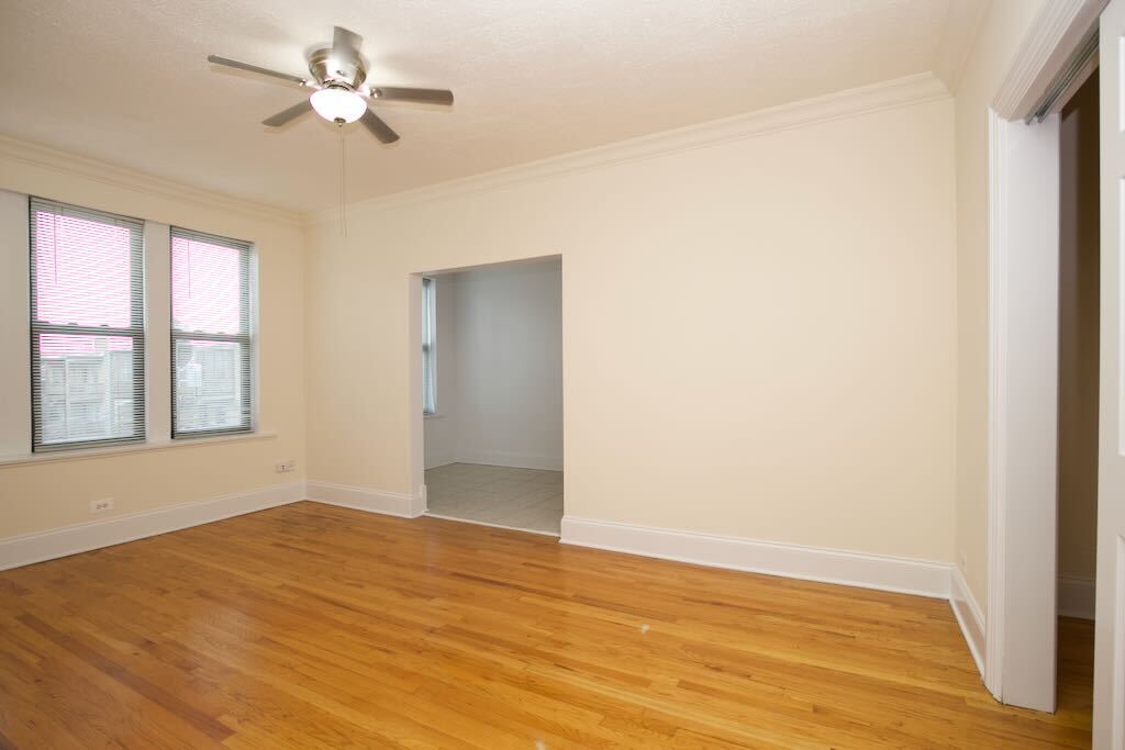Building Photo - 2704 N Sawyer Ave