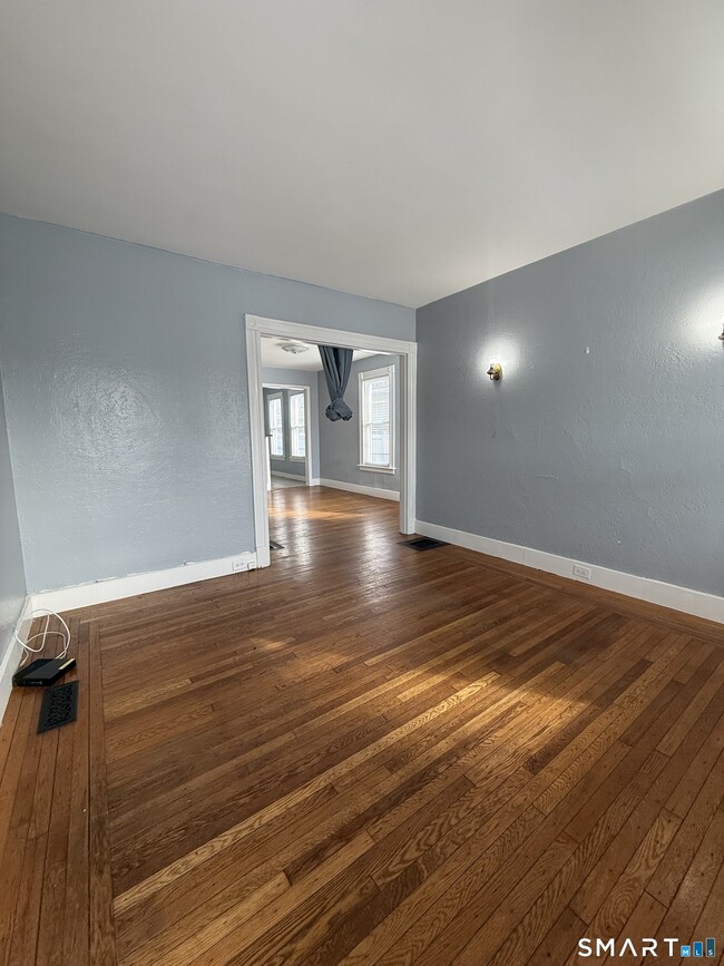 Building Photo - 553 1st Ave