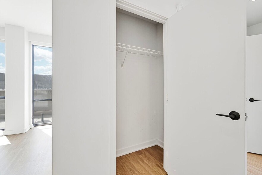 Building Photo - 1625 Eckington Pl NE