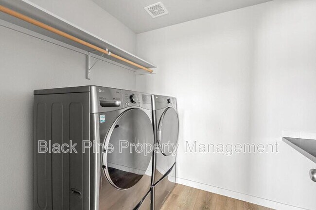 Building Photo - 4443 W Sunny Cove St