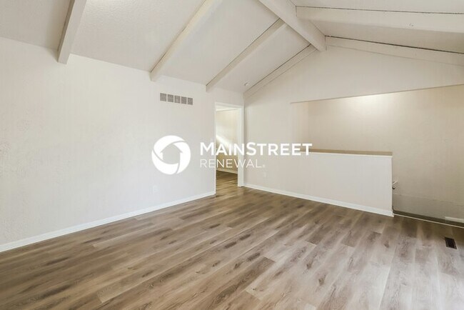 Building Photo - 3 Bedroom Pet-Friendly Home in KANSAS CITY, MO with Main Street Renewal