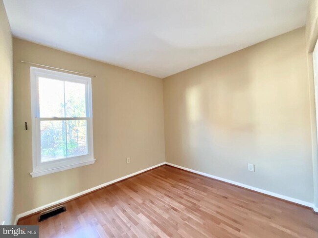 Building Photo - 20140 Timber Oak Ln
