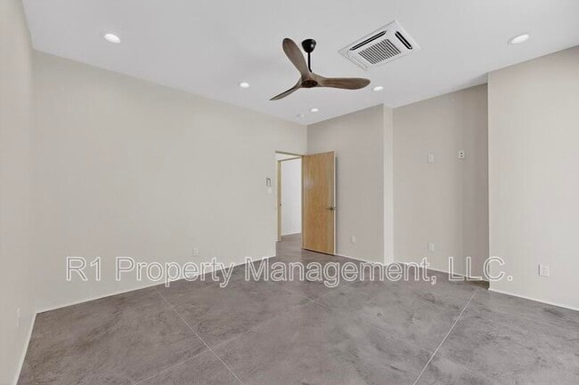 Building Photo - 705 Alcalde Pl SW