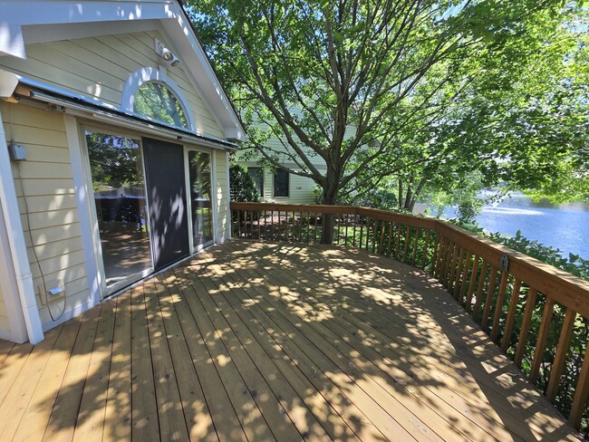 Building Photo - 2286 Brookside Ln