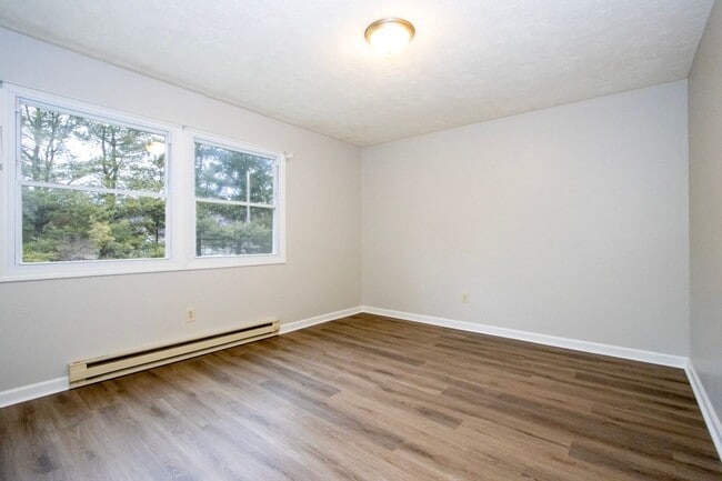 Building Photo - Two bedroom apartment