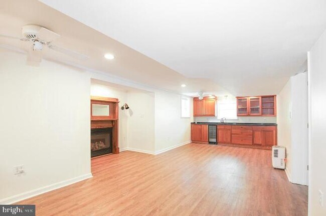 Building Photo - 5602 Hawthorne St