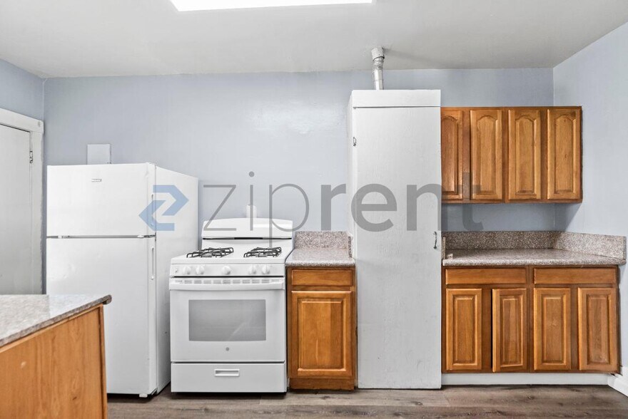 Building Photo - Unit 5915