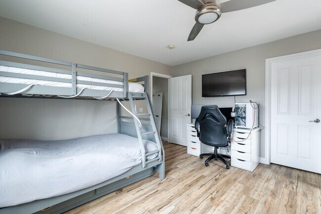 Building Photo - 282 Paseo Vista Cir