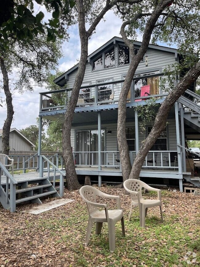 Building Photo - NEW ON MARKET