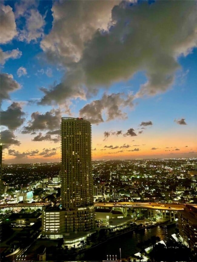 Building Photo - 92 SW 3rd St